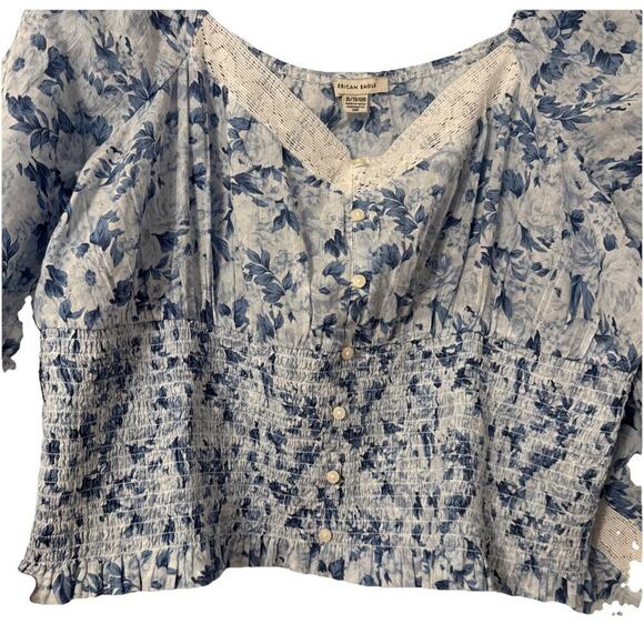 Amercian Eagle Outfitters Boho Blue White Floral Button Smocked Crop Top XL - Picture 3 of 9